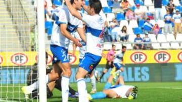 Marip&aacute;n celebra con &Aacute;lvarez el primer gol que anot&oacute; ante O&#039;Higgins.