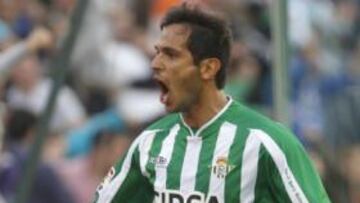 <b>DE VUELTA. </b>Roque Santa Cruz espera desvincularse pronto del City para volver a vestir la elástica verdiblanca.