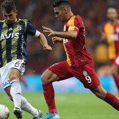 Falcao, con pocas opciones de gol en el derbi ante Fenerbahce