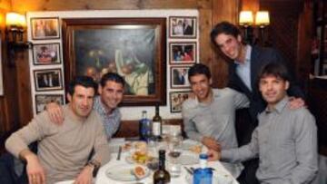 Figo, Hierro, Raúl, Iñigo Murias (del Txistu) y Morientes, anoche.