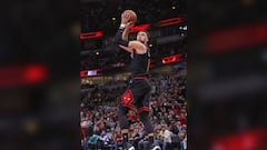 The Bulls defeated the Mavericks 117-107 on Wednesday with Lonzo Ball scoring 15 three-pointers and Zach LaVine scoring 23 points and a 360 dunk.