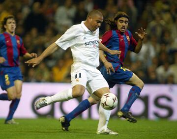 Ronaldo marca el gol del Real Madrid en el Clásico de la segunda vuelta  de la temporada 2002-03 (jornada 30), que se jugó el Sábado Santo. Luis Enrique marcó luego para el Barça el tanto del 1-1 definitivo. El equipo de Del Bosque acabó campeón de Liga.