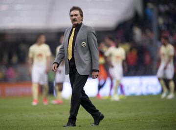 'El Biogtón' La Volpe también ha trotado por varios equipos de la Liga MX. Ha dirigido al Atlante, Puebla, América, Atlas, Toluca, Monterrey, Chivas, Querétaro y Chiapas. Igualmente, en Argentina estuvo en el banquillo de Boca Juniors, Vélez Sarsfield y Banfield sin ningún éxito. Sú unico campeonato en México como técnico  fue en la temporada 1992-1993 con el Atlante. 