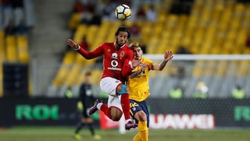 Soccer Football - Match for Peace - Al Ahly vs Atletico Madrid - Borg El Arab Stadium, Alexandria, Egypt - December 30, 2017   Al Ahly&#039;s Marwan Mohsen in action with Atletico Madrid&#039;s Antonio Montoro   REUTERS/Amr Abdallah Dalsh