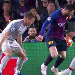 Para Iturralde hubo penalti del Liverpool por mano de Matip