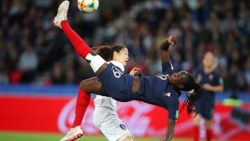 El VAR anula un gol a Francia por fuera de juego.