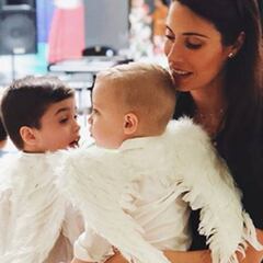 Pilar Rubio convierte a sus dos hijos mayores en ángeles