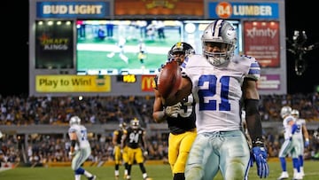 PITTSBURGH, PA - NOVEMBER 13: Ezekiel Elliott #21 of the Dallas Cowboys celebrates his 32-yard rushing touchdown in the fourth quarter during the game against the Pittsburgh Steelers at Heinz Field on November 13, 2016 in Pittsburgh, Pennsylvania.   Justin K. Aller/Getty Images/AFP
 == FOR NEWSPAPERS, INTERNET, TELCOS &amp; TELEVISION USE ONLY ==