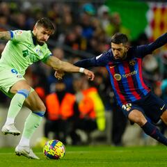 Jordi Alba, única novedad ante el Sevilla