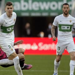 El Elche rebaja el precio de las entradas para llenar el Martínez Valero