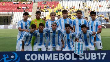 Formación de Argentina contra Chile en el Sudamericano Sub 17.