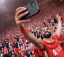 El Liverpool campeón de la Premier, Anfield una fiesta