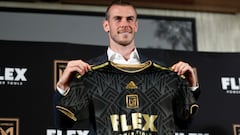 Gareth Bale fue presentado de manera oficial con LAFC en una conferencia comandada por John Torrington, presidente de la franquicia angelina de MLS.