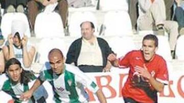 <b>PELIGROSO. </b>El punto ante el Murcia no saca al Córdoba de la zona de descenso.