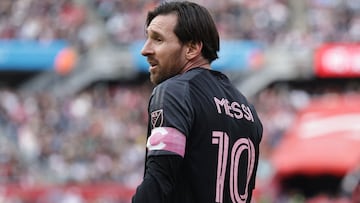 La otra toma del disparo de Messi que casi termina en gol olímpico