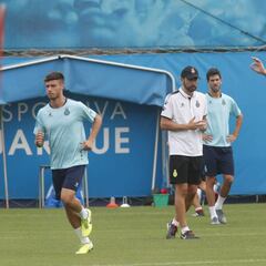 Machín ya dibuja en dobles sesiones el 3-5-2 del Espanyol