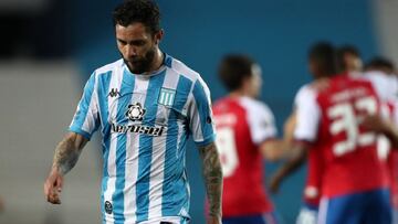 Mena, aislado en Racing