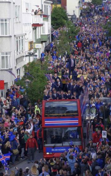 Las imgenes del recibimiento a la seleccin de Islandia