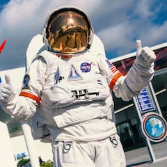 Giro radical de la NASA: permitirá a los astronautas llevar sus móviles a las misiones espaciales