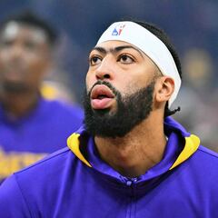 Anthony Davis estará fuera indefinidamente por lesión de pie