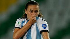 AMDEP4288. ARMENIA (COLOMBIA), 21/07/2022.- María Bonsegundo de Argentina celebra un gol hoy, en un partido del grupo B de la Copa América Femenina entre Venezuela y Argentina en el estadio Centenario en Armenia (Colombia). EFE/Luis Eduardo Noriega A.
