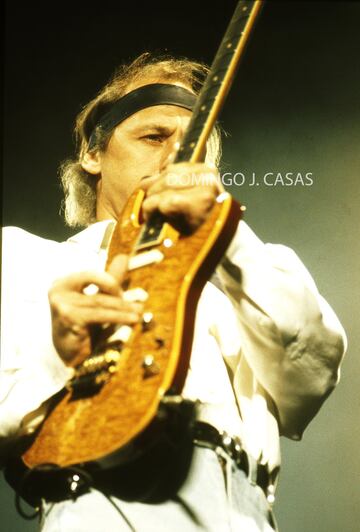 El líder del grupo británico, Mark Knoepfler.