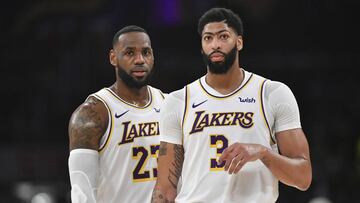 LeBron James y Anthony Davis, jugadores de Los &Aacute;ngeles Lakers de la NBA