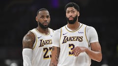 LeBron James y Anthony Davis, jugadores de Lo Ángeles Lakers de la NBA