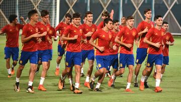 La Rojita hizo ayer un último entrenamiento antes de la final en medio de un gran seguimiento mediático. Unos 70 periodistas locales fueron a cubrir la sesión. El primer Mundial que ha organizado India ha tenido una gran cobertura en los medios.