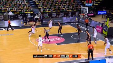 ¡Cada día prepara alguna! Llull se viste de Laudrup y Ronaldinho y se inventa esta maravilla