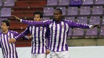 <b>CLAVE. </b>El angoleño marcó los dos goles de su equipo y fue determinante en la victoria ante el filial del Villarreal.