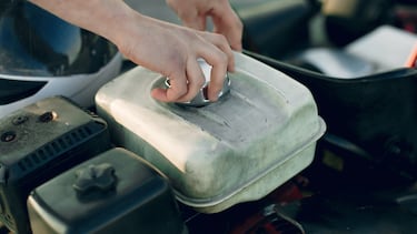 ¿Cómo limpiar inyectores diésel? Este ‘pack’ para el motor del coche cuesta menos de 12 euros y “funciona de 10”