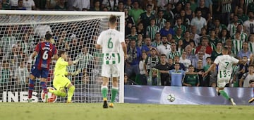 3-0. Sergio León anotó el tercer gol.
