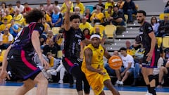 LAS PALMAS DE GRAN CANARIA, 03/05/2025.- El jugador del Gran Canaria Albicy (d) ante el jugador del Covir芍n Granada Silverio (i), durante un encuentro correspondiente a la jornada 30 de la Liga Endesa en el Gran Canaria Arena. EFE/ Quique Curbelo
