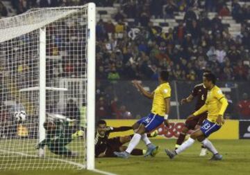 2-1. Miku anotó el primer tanto de la 'vinotinto'.