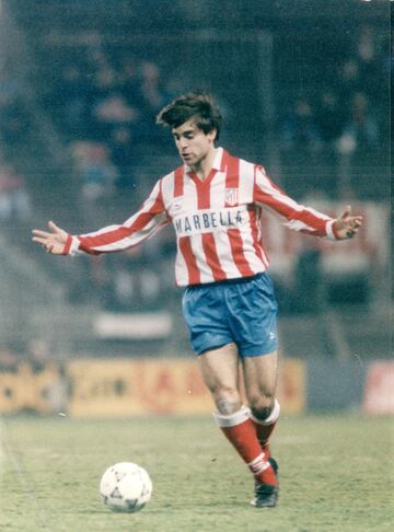 Se crió como futbolista en el Atlético Madrileño. Como rojiblanco jugó 8 temporadas ganando una Liga y 3 Copas del Rey, siendo capitán del equipo titular del doblete. 