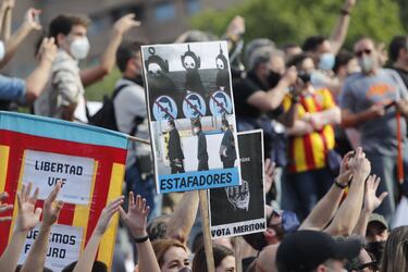 Manifestaci¨®n contra Peter Lim.