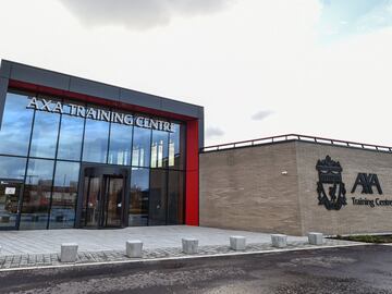 Los Reds estrenan su nueva ciudad deportiva, llamada 'Liverpool AXA Training Centre", y deja atrás la anterior que se ha usado desde 1950.