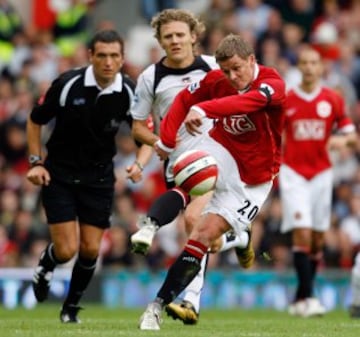 Ole Gunnar Solskjaer hizo historia dos veces. Además de marcar el gol 400, también anotó el número 600 contra el Reading el 30 de diciembre de 2006.