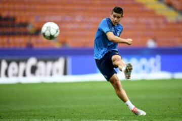 Colombia notó su ausencia en las dos recientes fechas de Eliminatoria rumbo a Rusia 2018. El capitán de la Selección es arropado por todos los compatriotas que desean que James vuelva y acumule minutos en un Real Madrid en el que juega intermitentemente, pero que cuando lo hace aprovecha su momento demostrar titularidad.