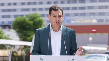 El candidato del Partido Popular a la presidencia de la Junta de Andalucía, Juanma Moreno, durante la atención a los medios en la puerta del Hospital Militar en Sevilla, a 3 de junio de 2022 en Sevilla (Andalucía, España)
03 JUNIO 2022
Joaquin Corchero / Europa Press
03/06/2022