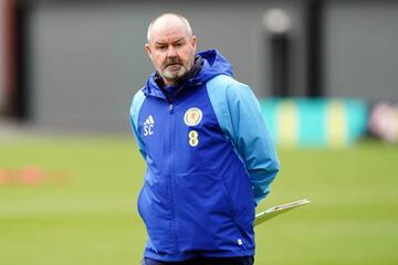 Steve Clarke, en un entrenamiento de Escocia.