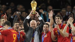 Xavi, Casillas, Iniesta y Villa, en el Mundial 2030