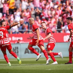 El Girona pone la directa hacia la permanencia