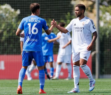 El delantero madridista Loren Zúñiga, en el primer amistoso contra el Illescas.