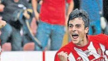 <b>EUFORIA. </b>Míchel celebró con rabia el gol que marcó ayer al rematar un pase de Diego Castro y que significaba el momentáneo 2-1.