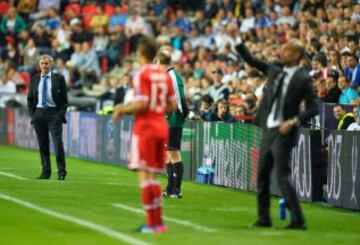 El 30 de agosto de 2013, pierde la Supercopa de Europa contra el Bayern de Múnich en la tanda de penaltis, al acabar el partido empatado 2-2