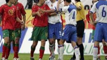 <B>VIEJAS RENCILLAS.</B> La goleada encajada en tierras lusas hizo que los rusos afrontarán con una mayor disposición en choque ante Portugal.