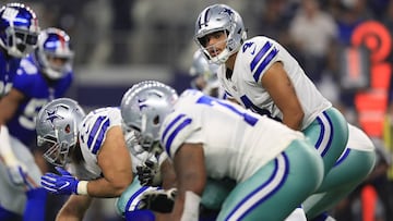 ARLINGTON, TX - SEPTEMBER 10: Dak Prescott #4 of the Dallas Cowboys stands behind center in the second half of a game against the New York Giants at AT&T Stadium on September 10, 2017 in Arlington, Texas. Ronald Martinez/Getty Images/AFP
== FOR NEWSPAPERS, INTERNET, TELCOS & TELEVISION USE ONLY ==