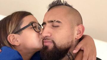 Arturo Vidal hace campa&ntilde;a por su hijo mayor Alonso Vidal, que quiere convertirse en YouTuber de &eacute;xito.